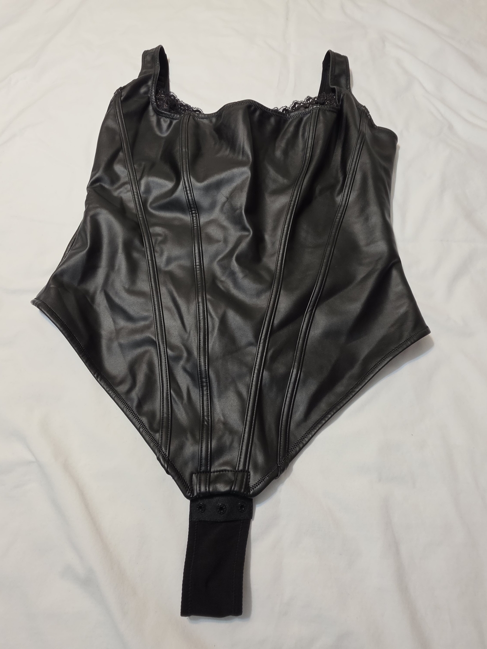 Popilush Shapewear Faux Leather Lace Balconette Sculpting Bodysuit - Picture 4 of 8
